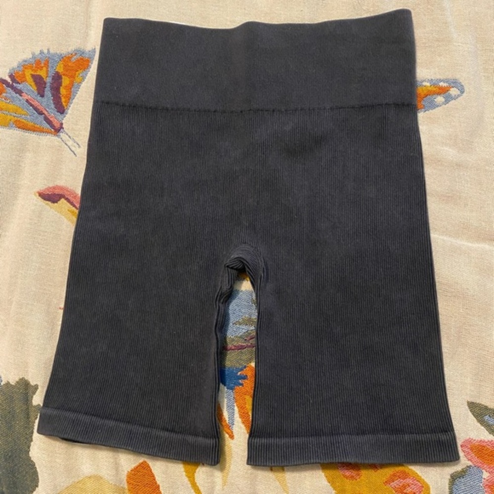 NWT Gilly Hicks | Seamless Bike Shorts